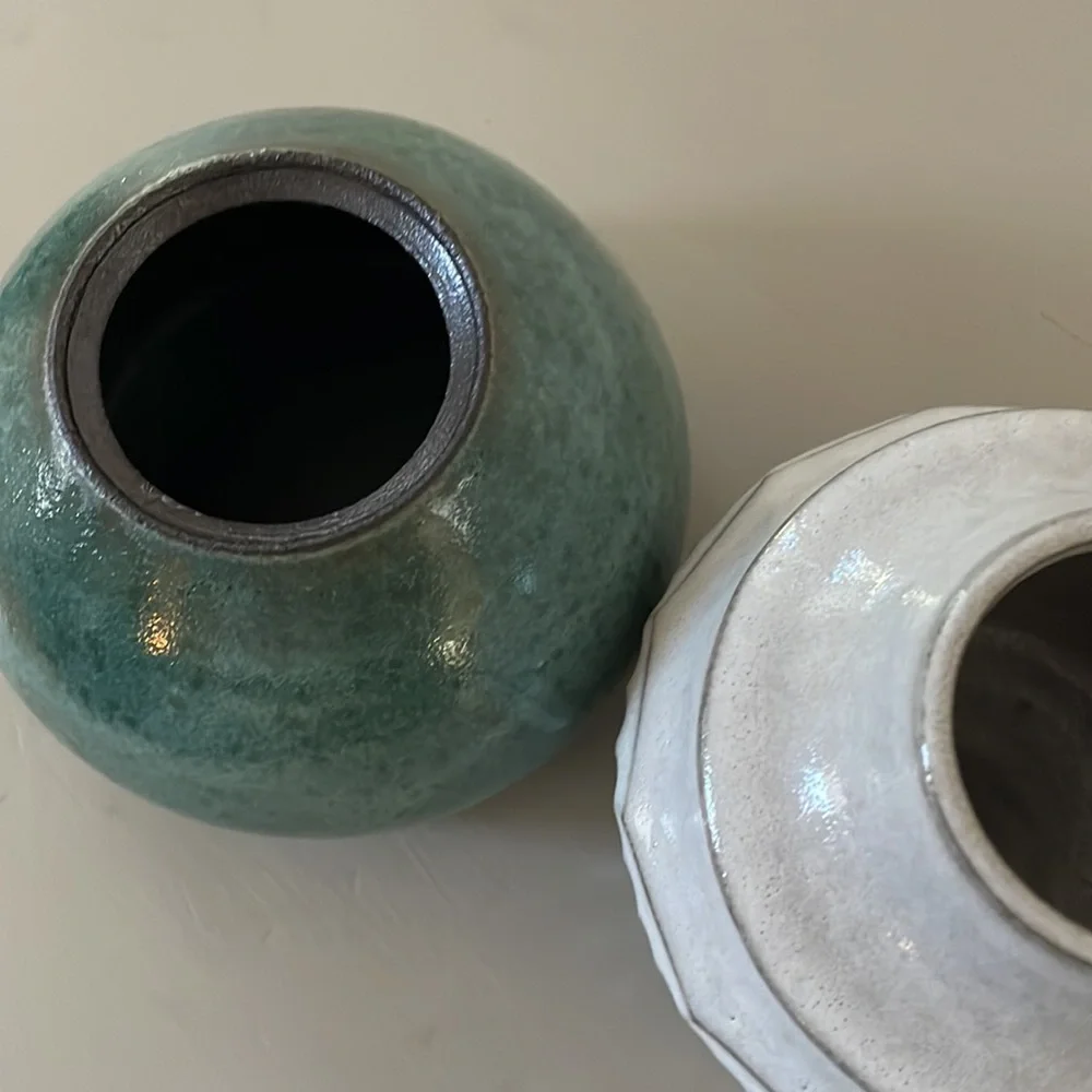 Pottery vases artisan Husk Milk white and celadon green handmade small - Picture 10 of 11